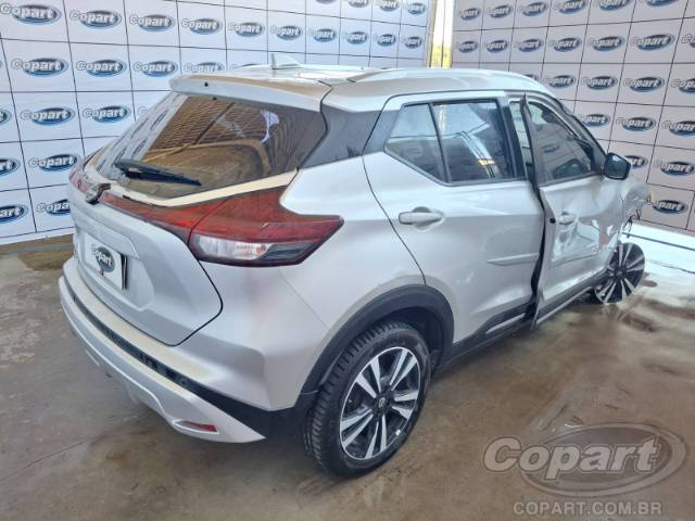 2024 NISSAN KICKS 