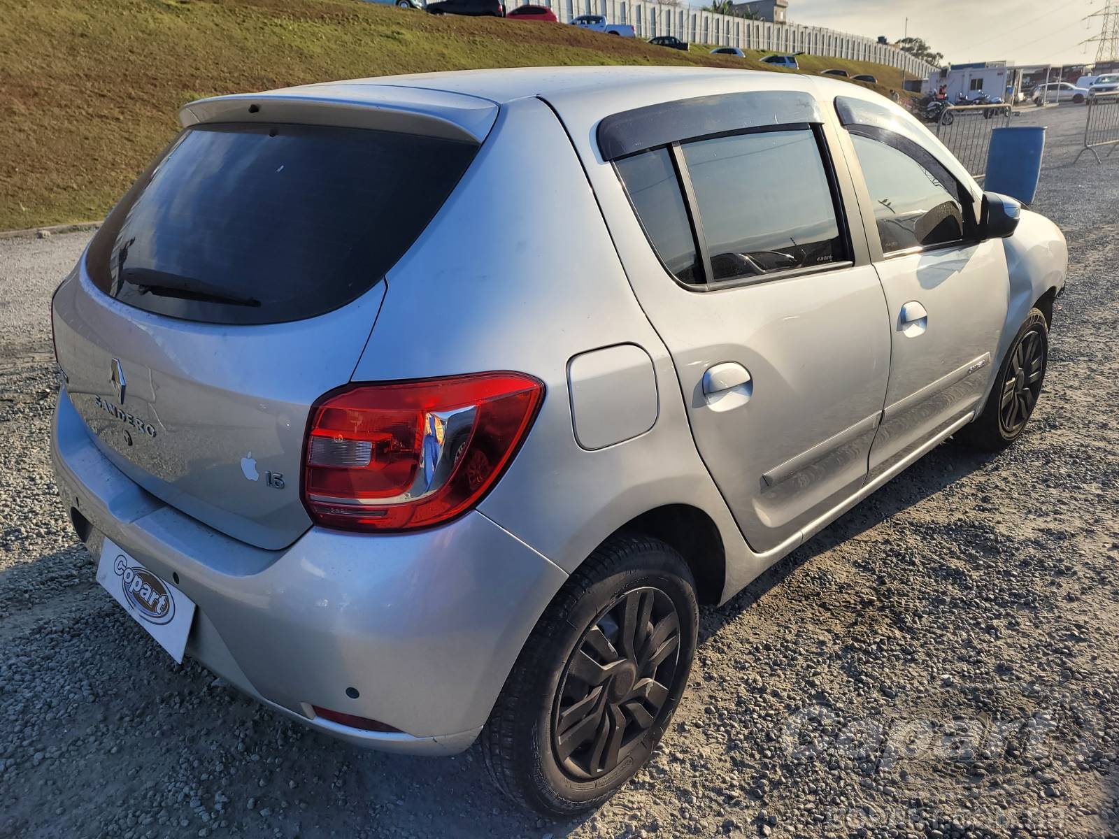 Foto 4: 2015 RENAULT SANDERO SANDERO EXPRESSION 1.6 HI-POWER