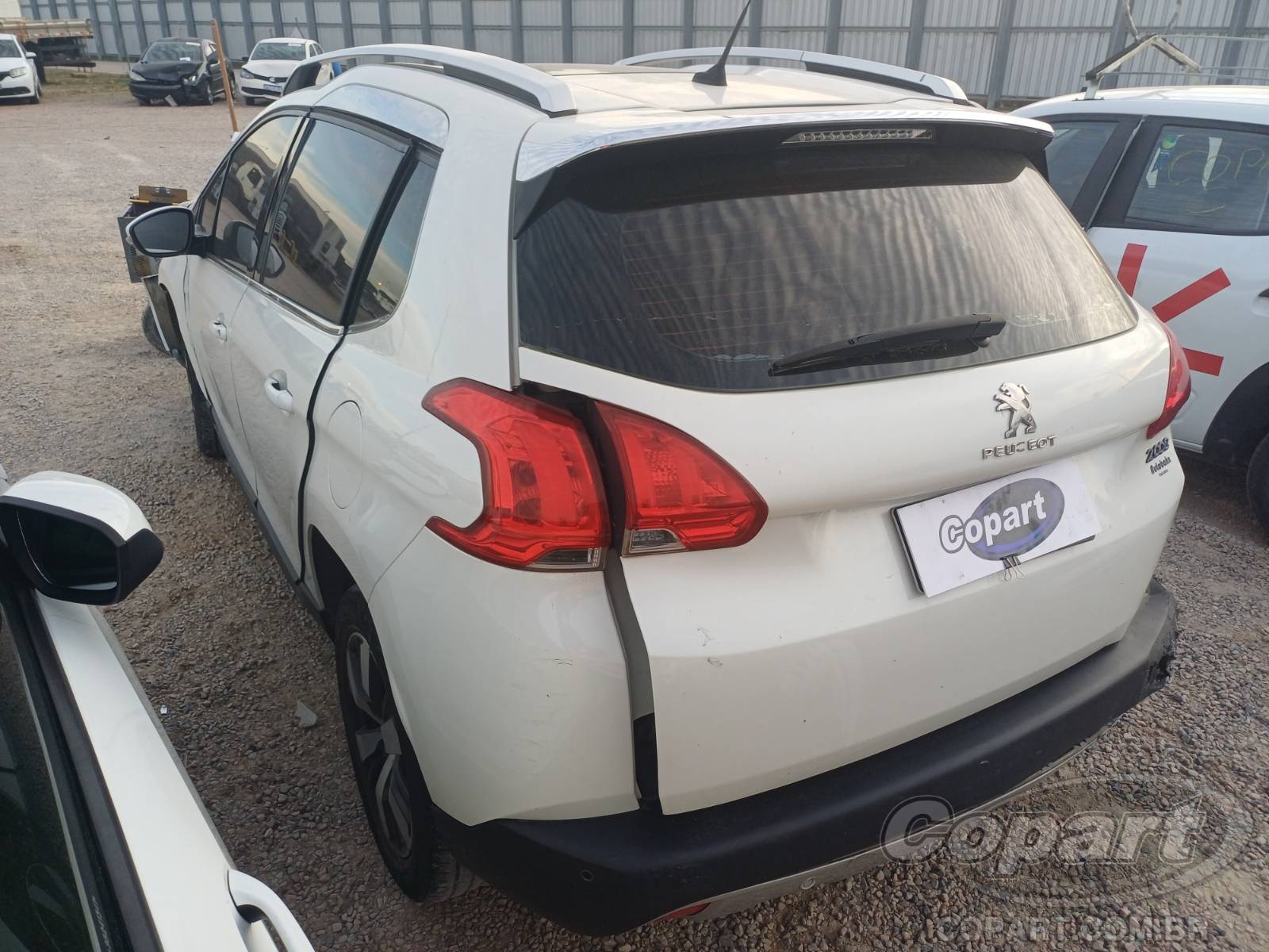 Foto 3: 2016 PEUGEOT 2008