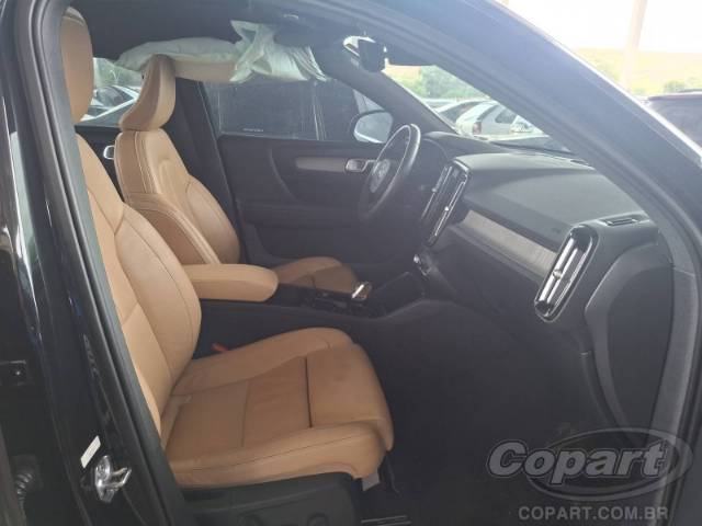 2021 VOLVO XC40 