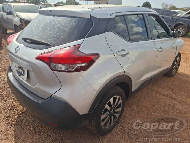 2021 NISSAN KICKS 