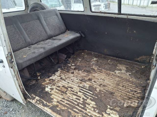 2010 VOLKSWAGEN KOMBI 