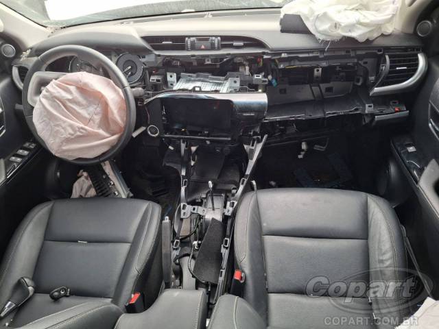 2025 TOYOTA HILUX CD 