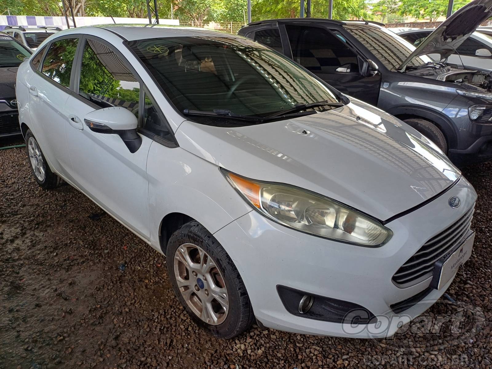 Veículo Ford Fiesta Ford Fiesta Sedan SE PowerShift 1.6 2016 Colisão Traseira 2016 em leilão
