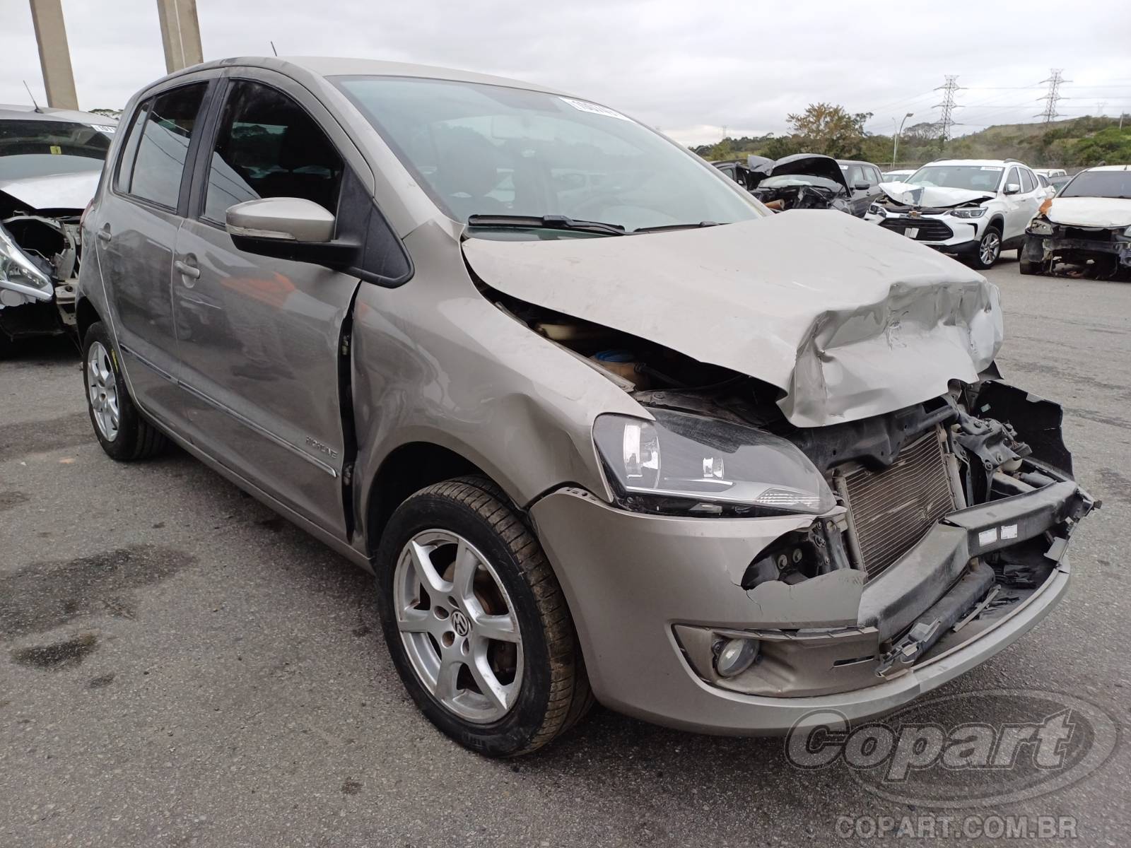VOLKSWAGEN FOX HIGH LINE 1.6 TOTAL FLEX 2014