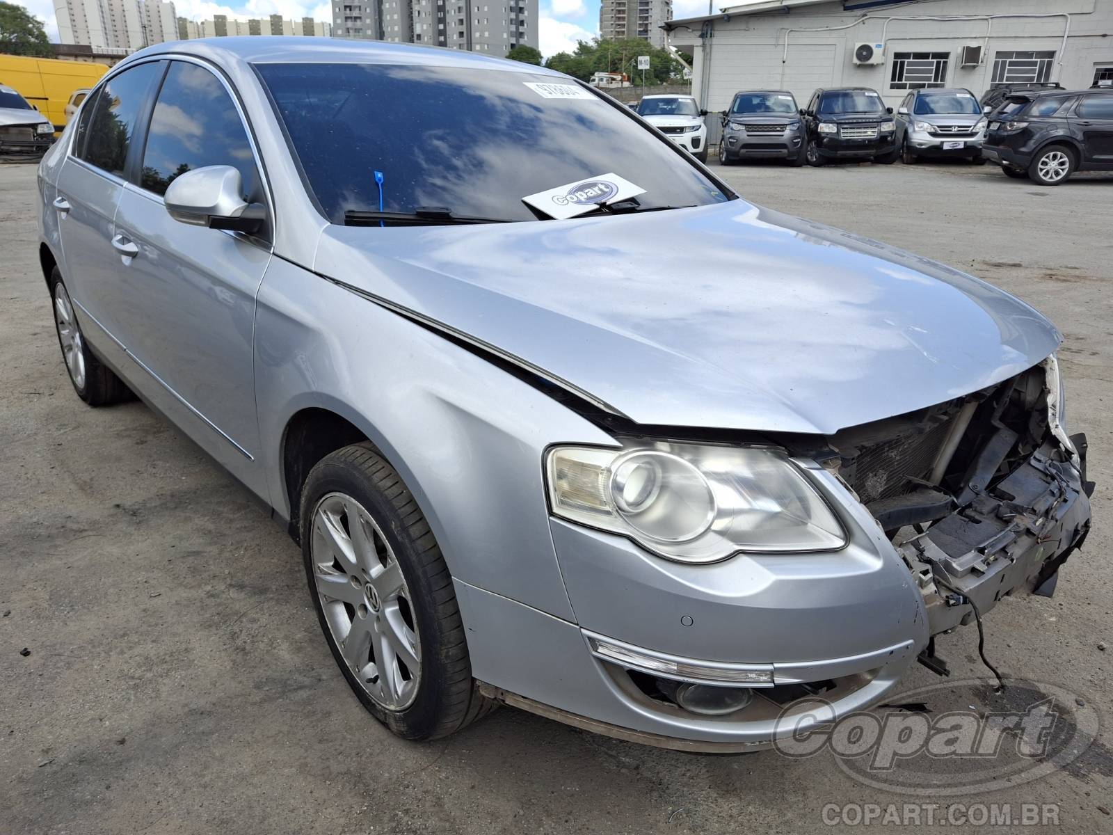 Veículo VW - VolksWagen Passat Volkswagen Passat FSI 2.0 Turbo 2010 Colisão Pequena Monta 2010 em leilão