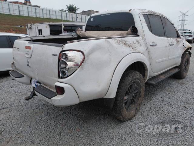 2015 MITSUBISHI L200 TRITON 