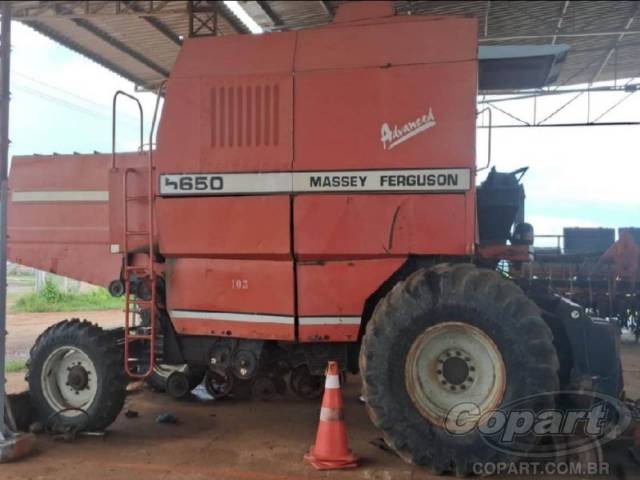 2000 MASSEY FERGUSON COLHEITADEIRA 5650 