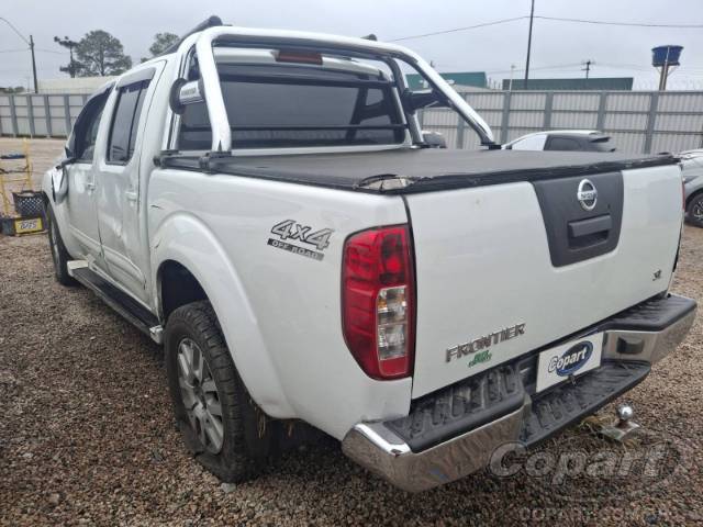 2015 NISSAN FRONTIER CD 