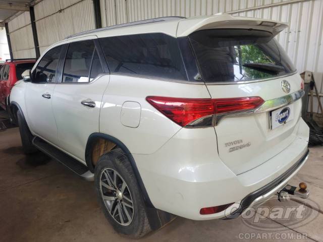 2017 TOYOTA HILUX SW4 