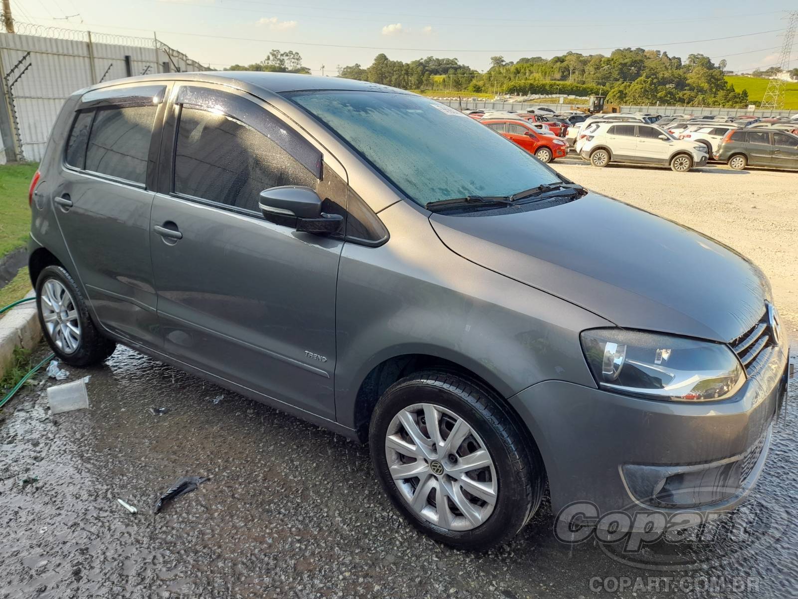 Veículo VW - VolksWagen Fox Volkswagen Fox 1.0 Total Flex 2013 Enchente Médio 2013 em leilão