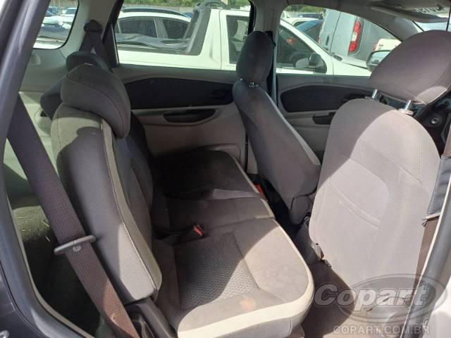 2015 CHEVROLET SPIN 