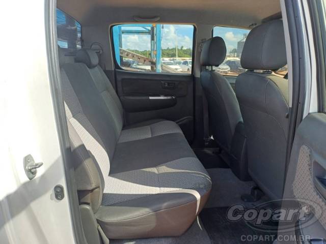 2015 TOYOTA HILUX CD 