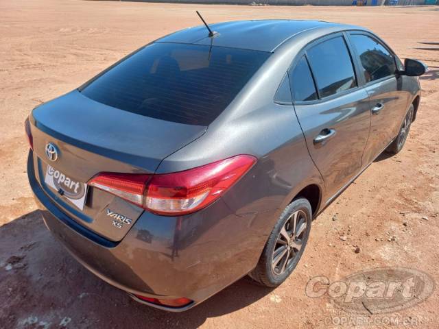 2021 TOYOTA YARIS SEDA 