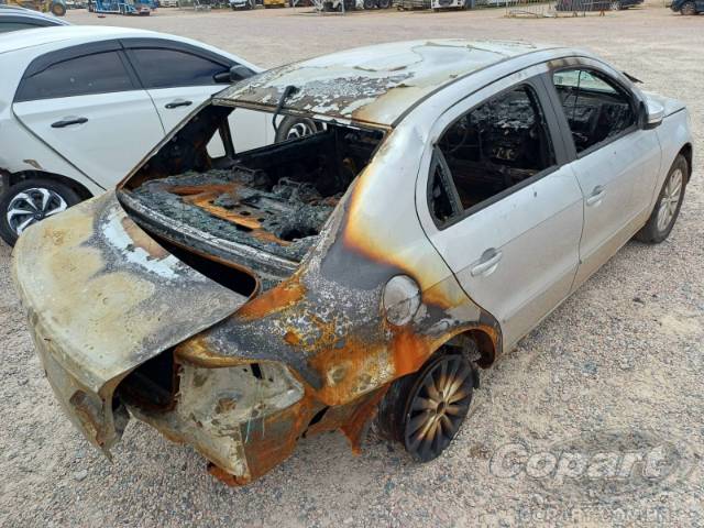 2015 VOLKSWAGEN VOYAGE 