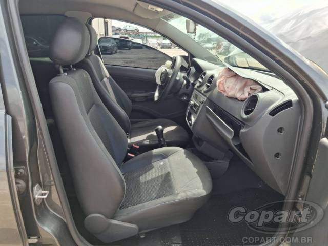 2016 VOLKSWAGEN VOYAGE 