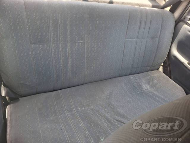 2000 CHEVROLET CORSA SEDAN 