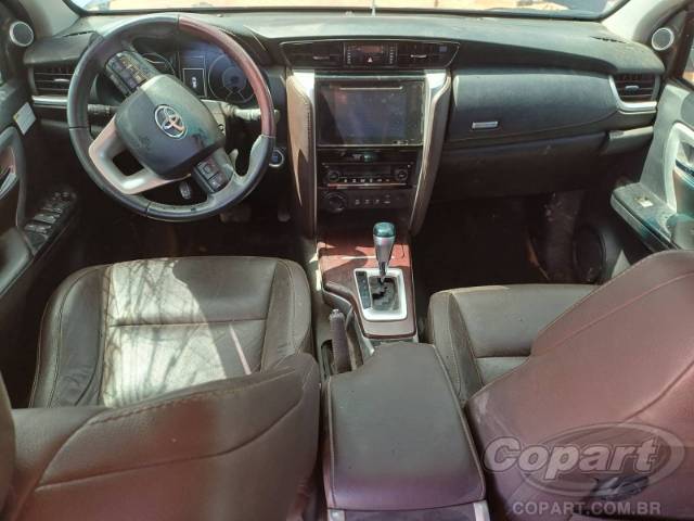 2017 TOYOTA HILUX SW4 