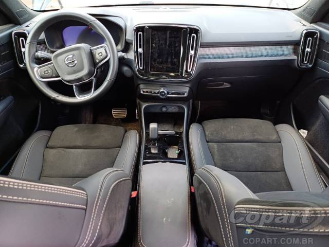2022 VOLVO XC40 