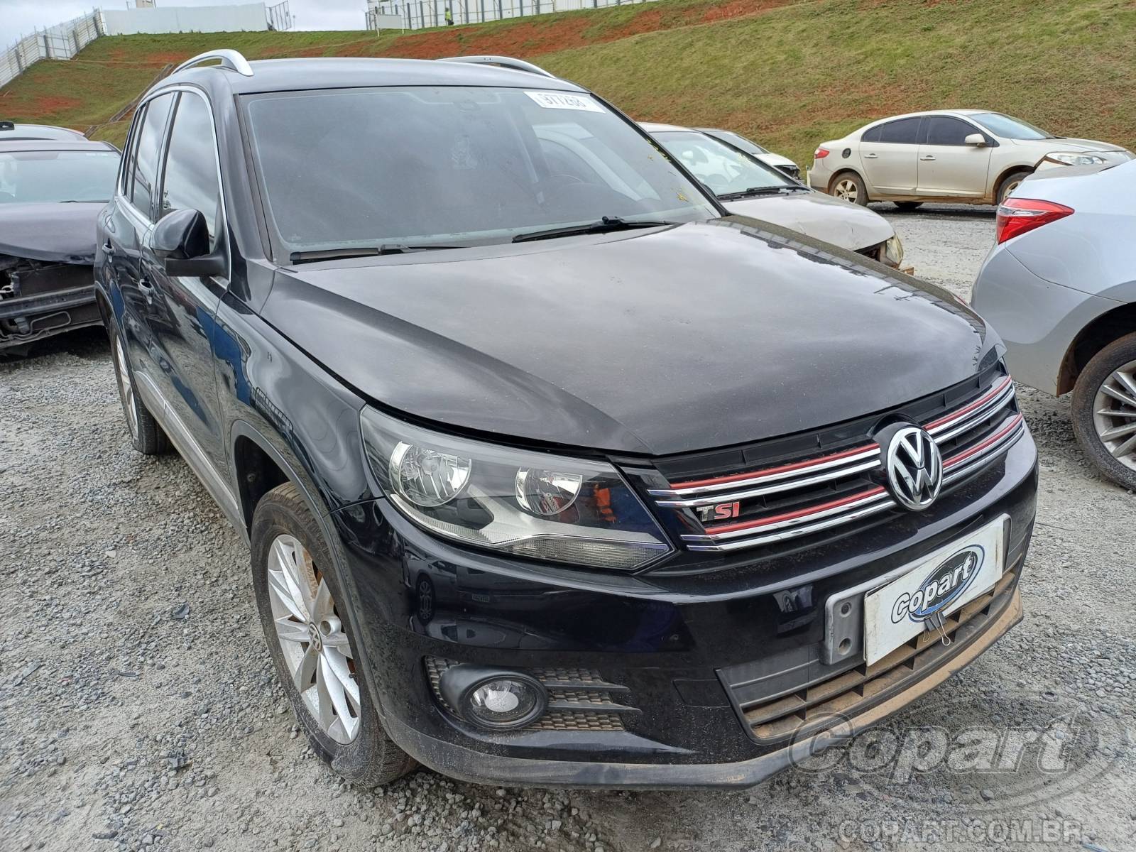 Veículo VW - VolksWagen Tiguan Volkswagen Tiguan 2.0 16V TSI 2012 Enchente Médio 2012 em leilão