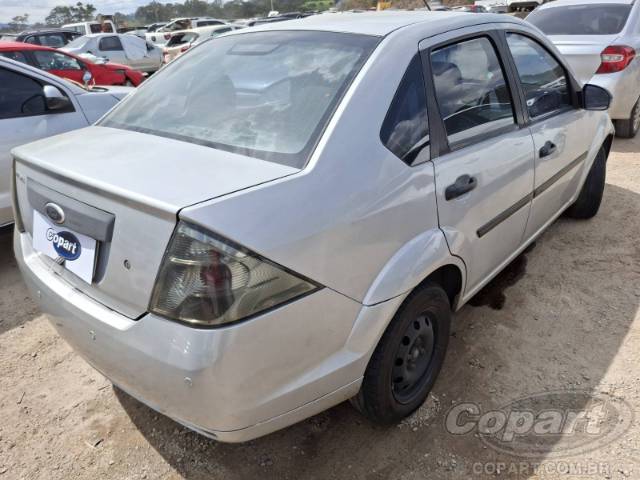 2011 FORD FIESTA SEDAN 
