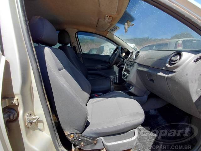 2011 VOLKSWAGEN VOYAGE 