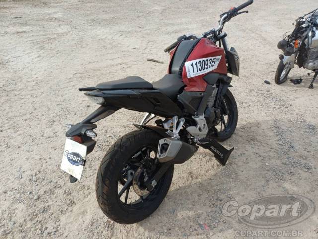 2025 HONDA CB 300F 