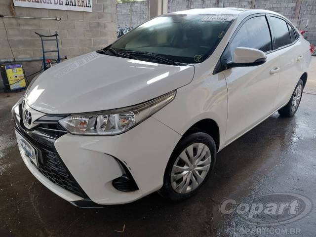 2023 TOYOTA YARIS SEDA 