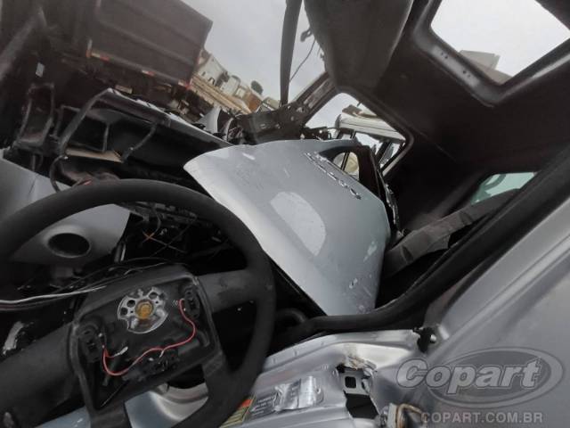 2011 VOLKSWAGEN CONSTELLATION 