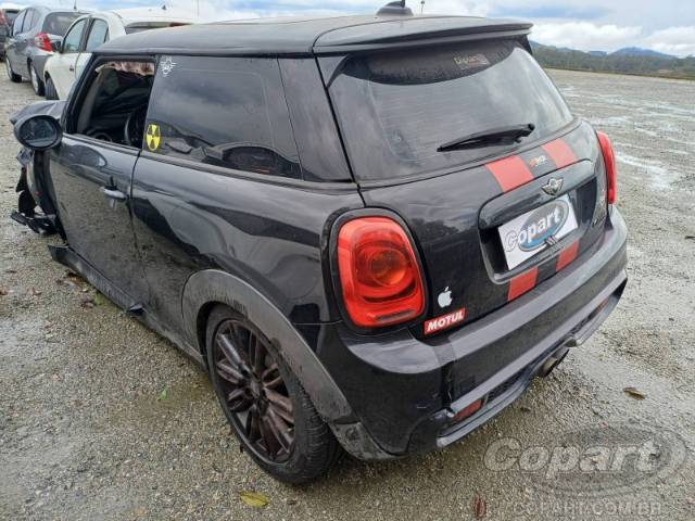 2016 MINI COOPER 