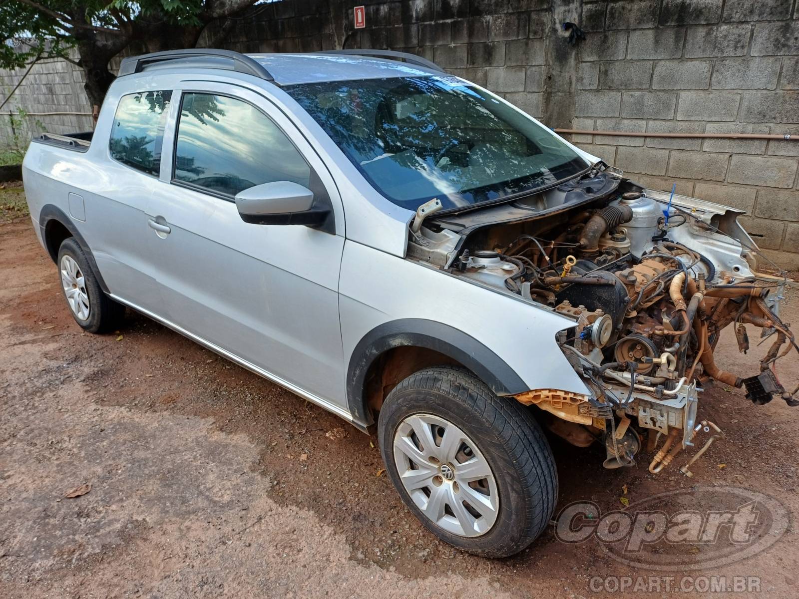 Volkswagen Saveiro CD Trendline 1.6 MSI 2016 Colisão Média Monta