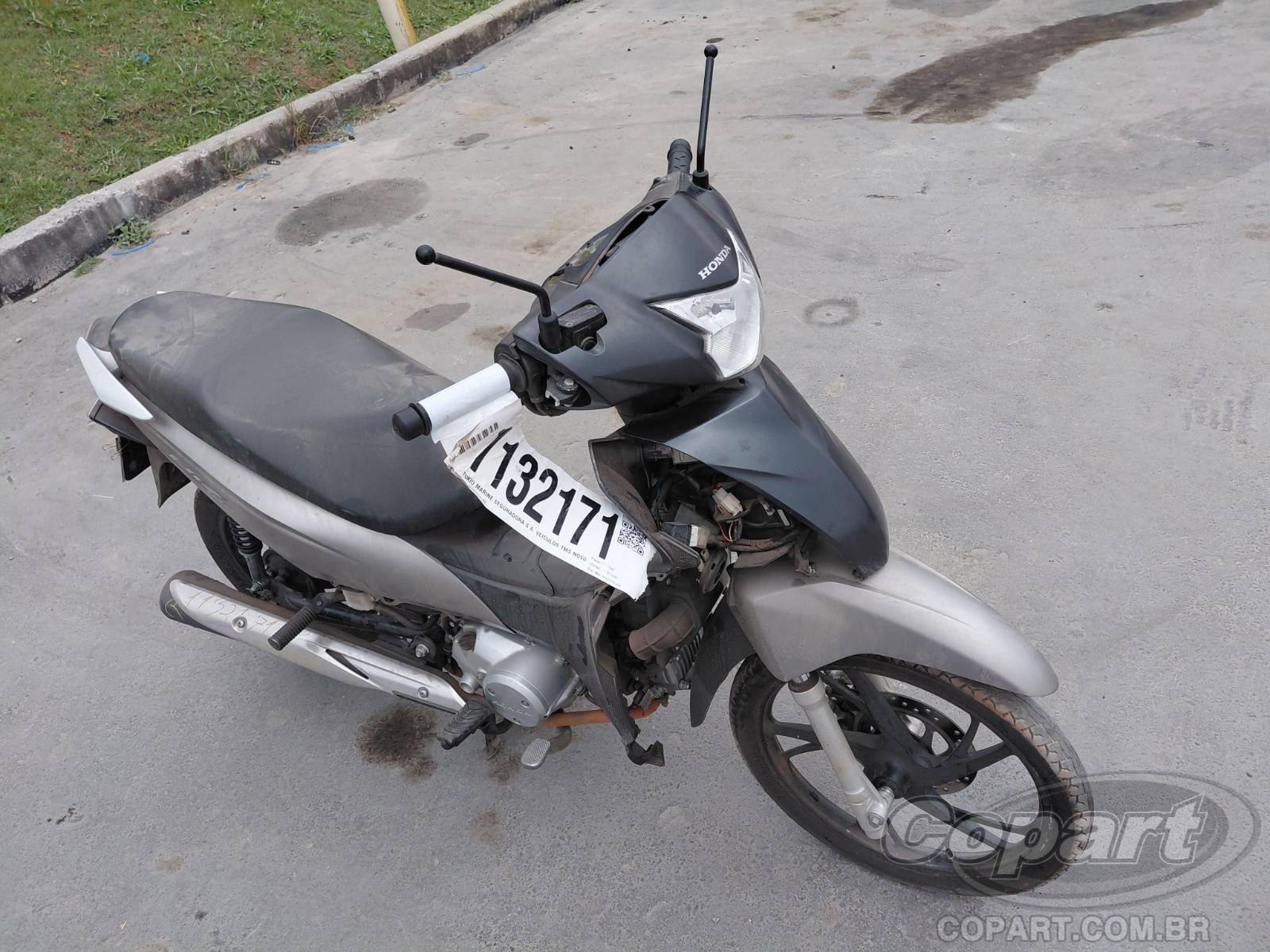 Honda BIZ 2023 em leilão