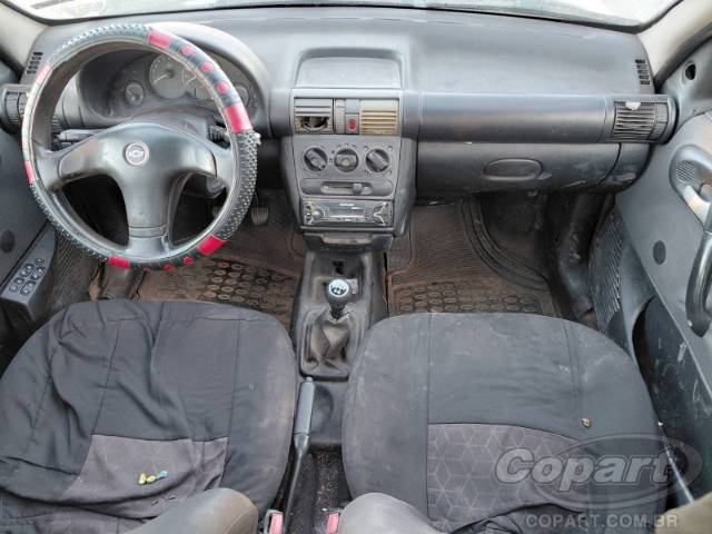 2004 CHEVROLET CORSA SEDAN 