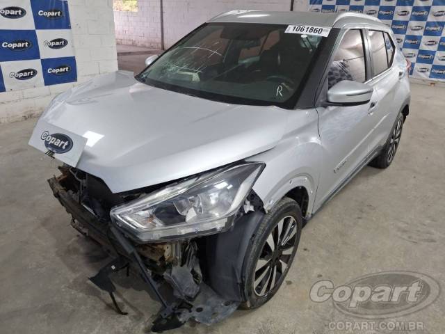 2017 NISSAN KICKS 