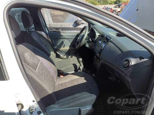 2025 RENAULT SANDERO 