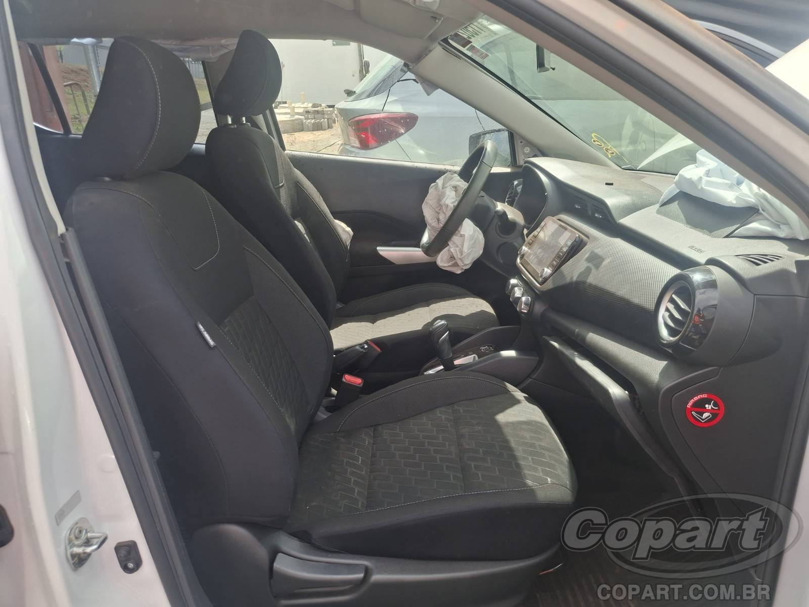 2023 NISSAN KICKS — foto 5 de 10