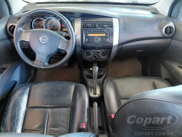 2010 NISSAN LIVINA 
