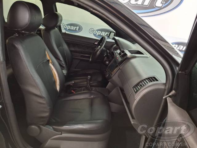 2003 VOLKSWAGEN POLO SEDAN 