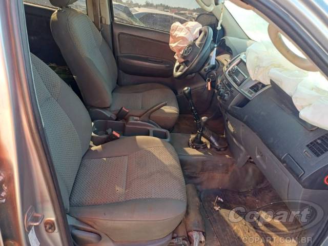 2015 TOYOTA HILUX CD 