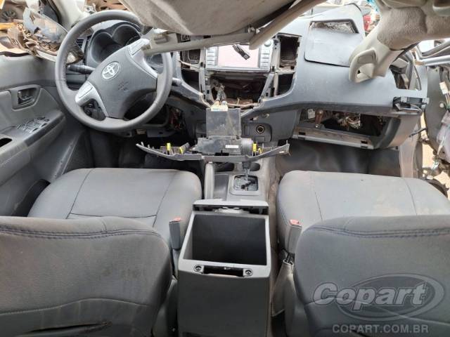 2015 TOYOTA HILUX CD 