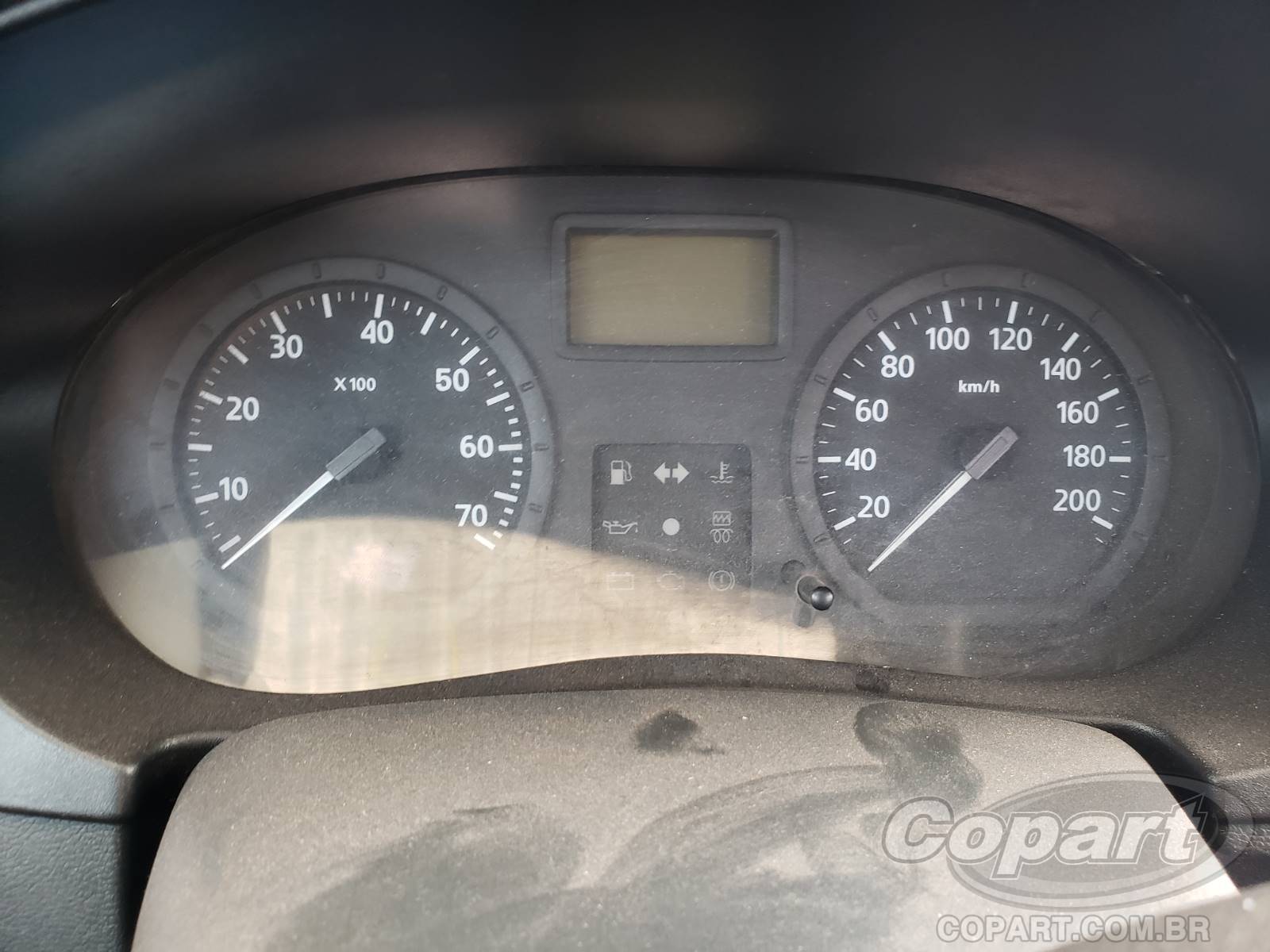 Foto 8 de 10: 2010 RENAULT LOGAN