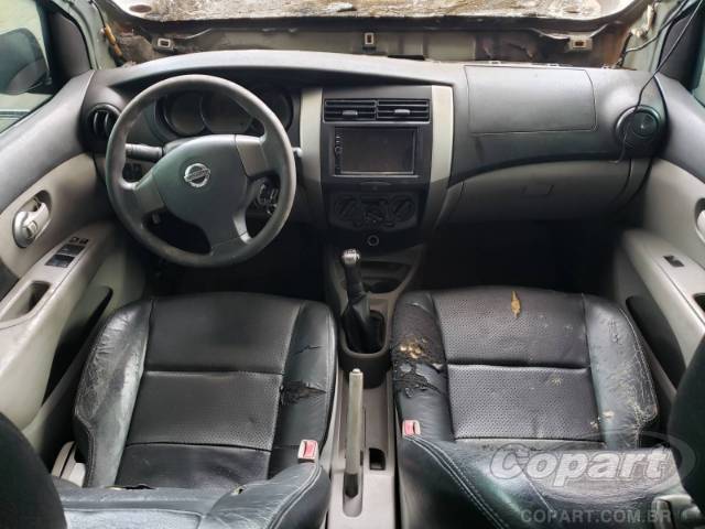 2010 NISSAN LIVINA 