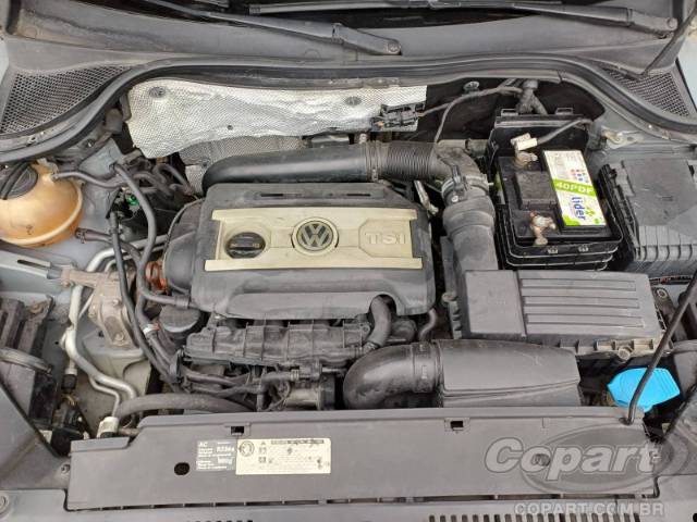 2010 VOLKSWAGEN TIGUAN 