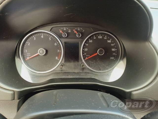 2015 VOLKSWAGEN VOYAGE 