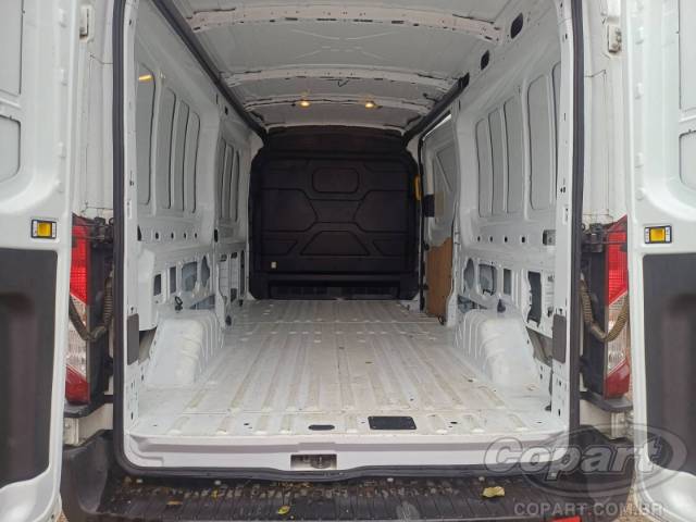 2025 FORD E-TRANSIT FURGAO 