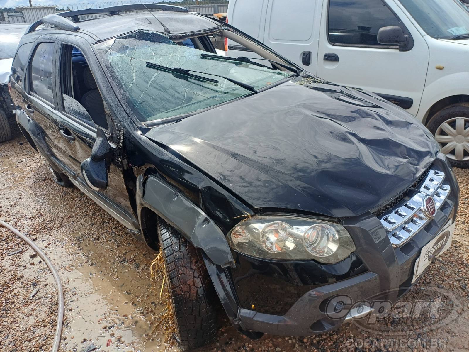Veículo Fiat Palio Fiat Palio Weekend Adventure 1.8 16V 2011 Médio Dano 2011 em leilão