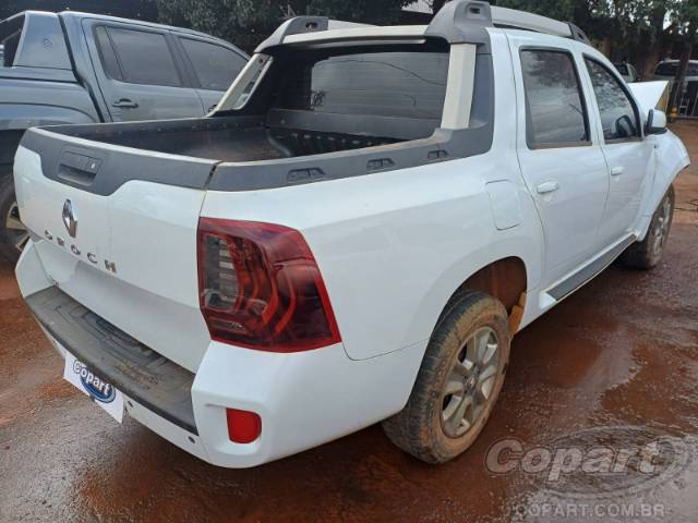 2022 RENAULT DUSTER OROCH 