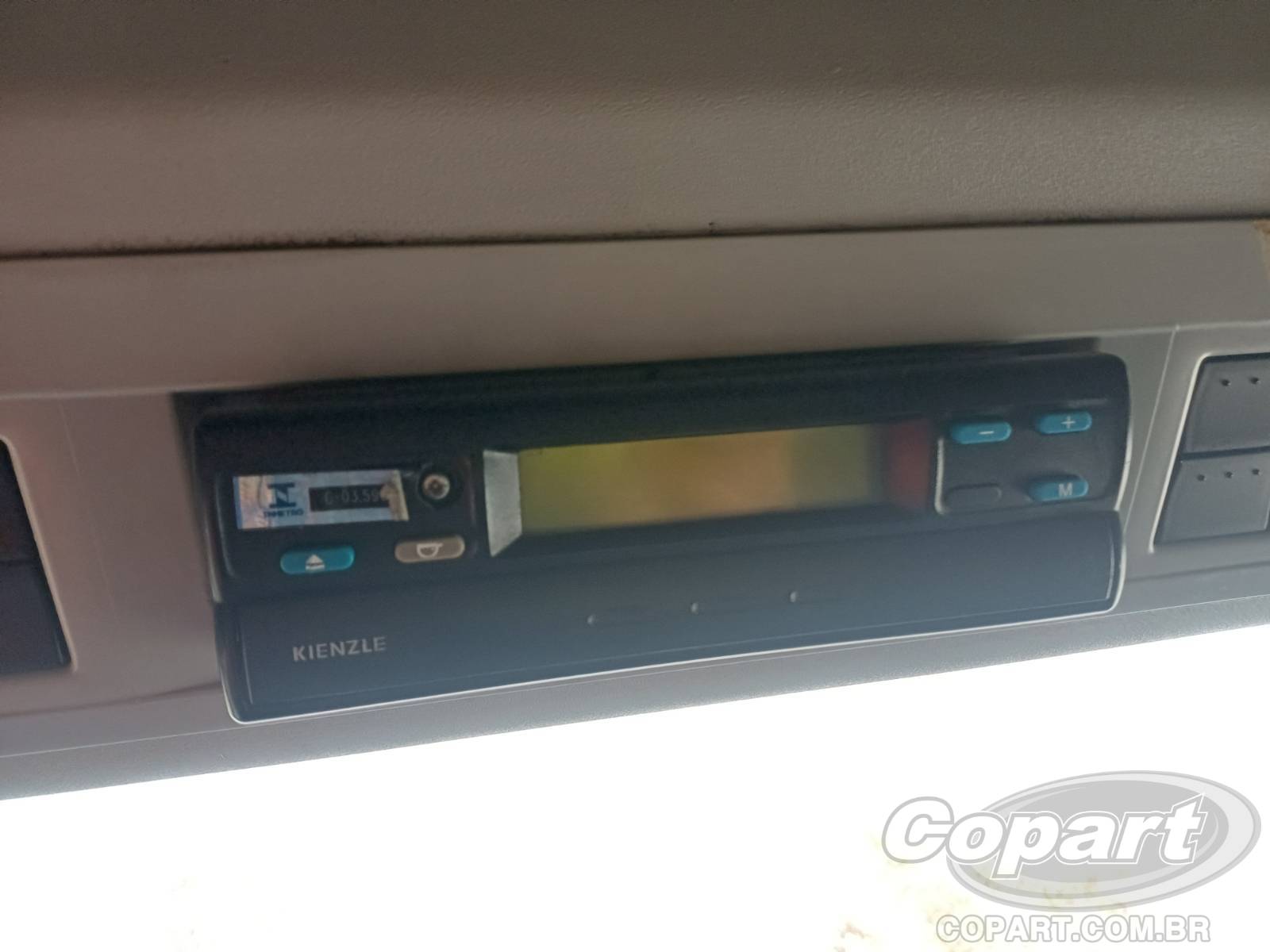 2009 VOLKSWAGEN CONSTELLATION — foto 11 de 12