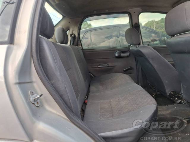 2004 CHEVROLET CORSA SEDAN 