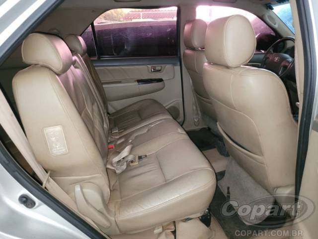 2012 TOYOTA HILUX SW4 